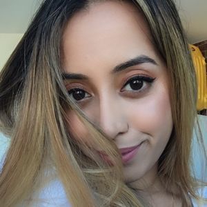 Meet your Posher, Amira